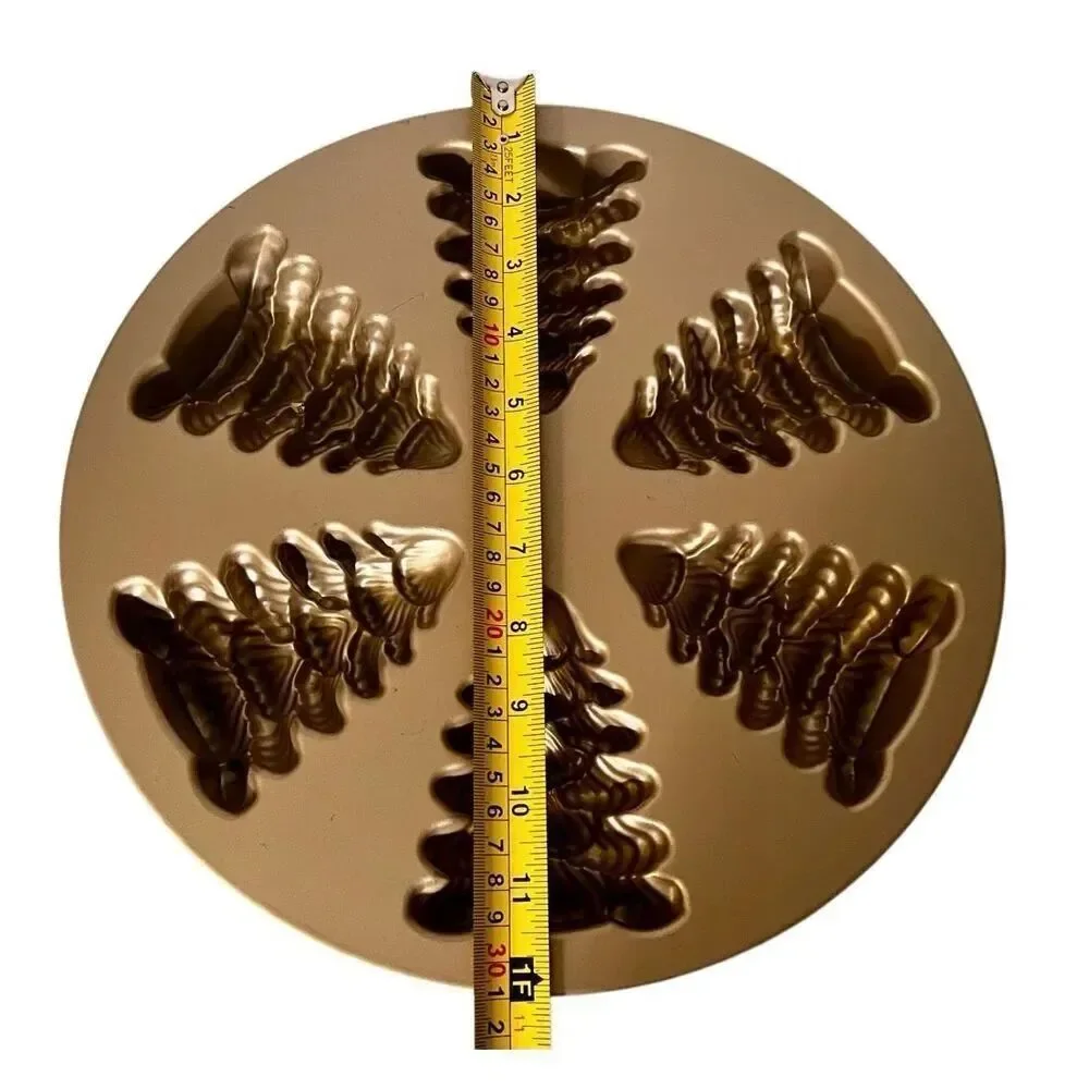 Nordic Ware Cake Pan Evergreen Cakelet Christmas Tree Holiday Gold Limited 2018